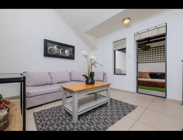 1 BEDROOM APARTMENT TO LET IN DAINFERN